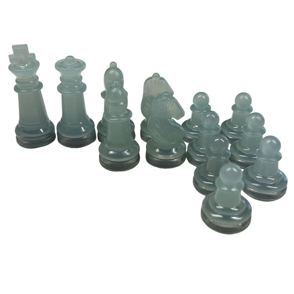 Single Lot of 13 Matching Green Acrylic Chess Pieces Board Games‎ Crafts Decor
